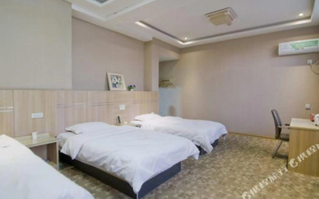 Lankao Giraden Business Hotel