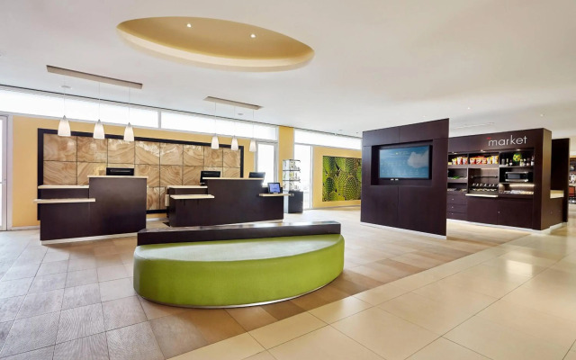 Courtyard by Marriott Leon at the Poliforum