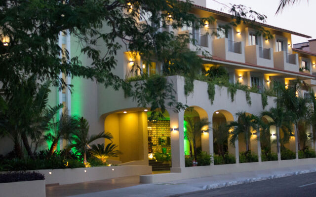 Holiday Inn Huatulco, an IHG Hotel