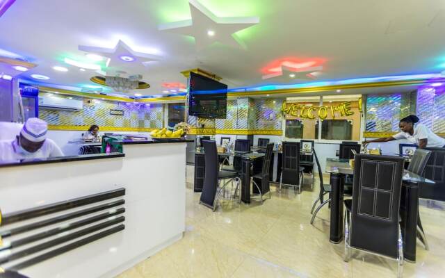 Banana Hotel