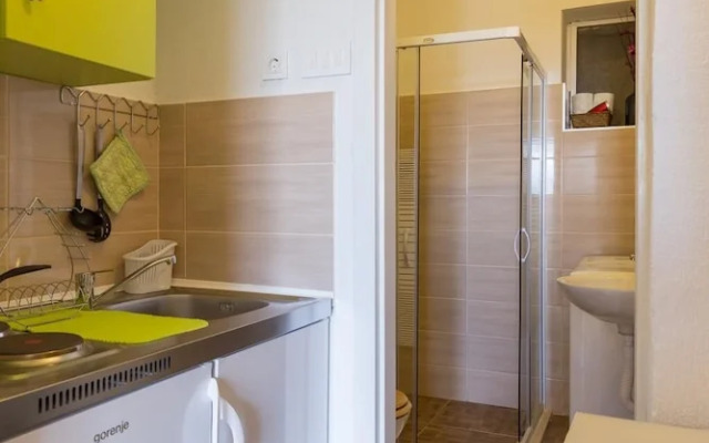 Apartment Purple Rain