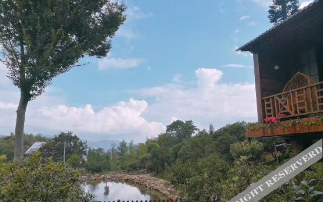 Xipan Nongzhuang Shuiyunjian