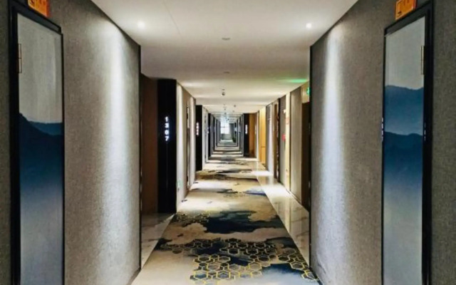 Zhong Rui Hotel