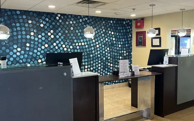 Mathis Deluxe Hospitality