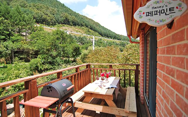 Yangpyeong Sigyekkot Pension