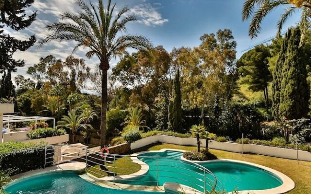 Luxury Apartment On The Golden Mile