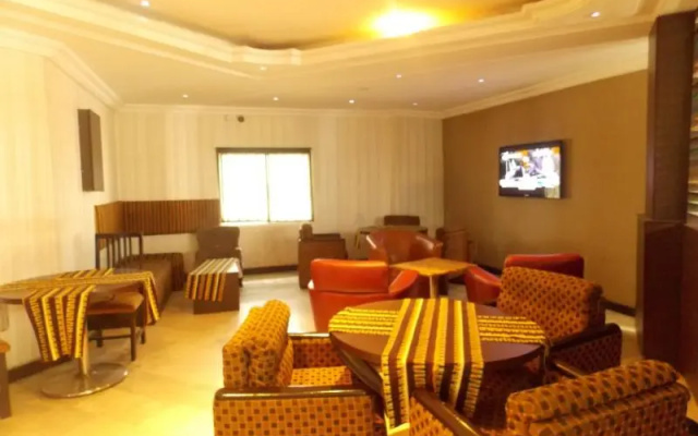 Savannah Suites