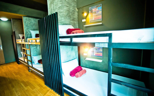 Sleep cafe hostel