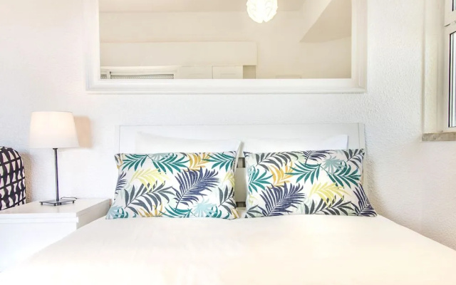 Wonderful Studio in Cascais With Sea View