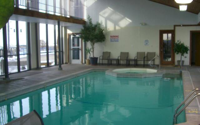 Quails Nest Inn and Suites