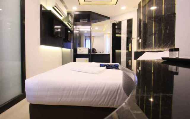Pratunam Atrium Hotel