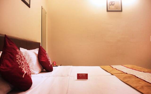 OYO 1875 Hotel Blooms 2