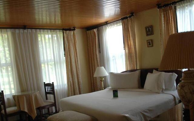 Hotel California Pacho