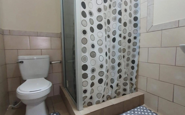 Lovely 2-bedroom apartment with shared jacuzzi & pool