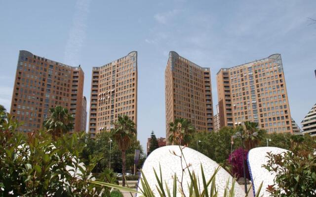 ApartUP L'Umbracle Views