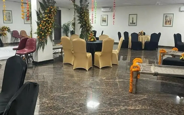 Posh Garden Inn