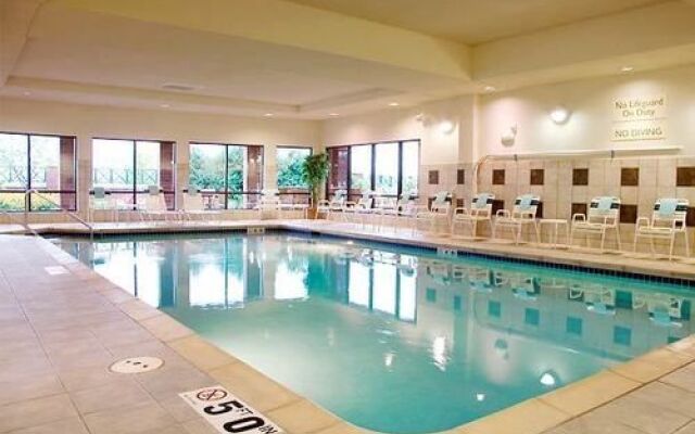 Courtyard Madison East