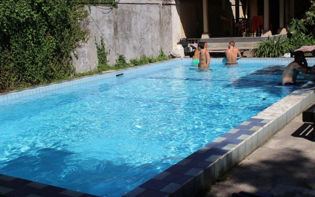 Hotel Ayu Beach Inn