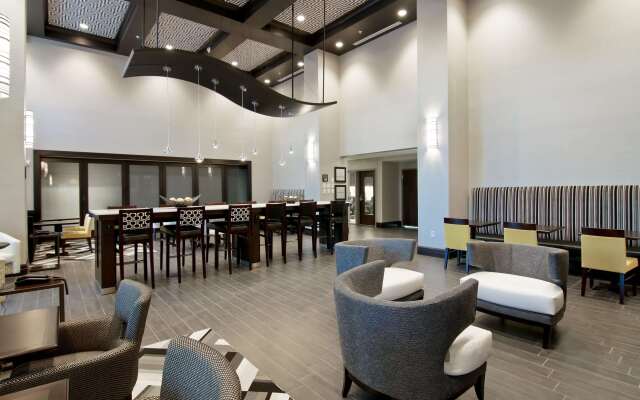 Hampton Inn & Suites Bellevue Downtown-Seattle