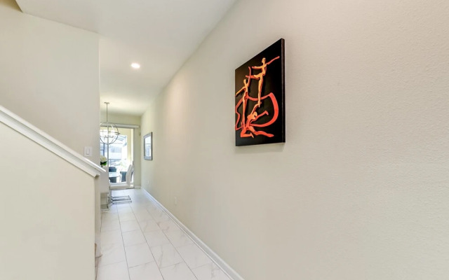 Romeo Circle Stoey Lake