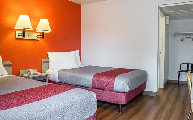 Motel 6 Kalispell, MT