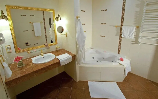 Deluxe Hotel �Купава�