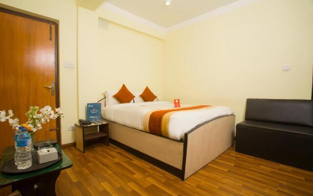 OYO 156 Hotel Sweet Town