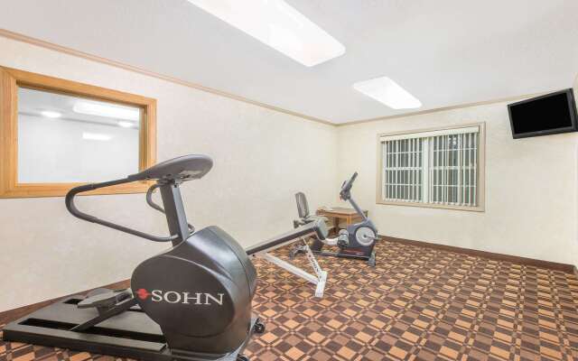 Super 8 Maumee/Toledo, OH