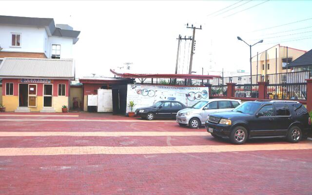 Thornberry Lekki Oxford