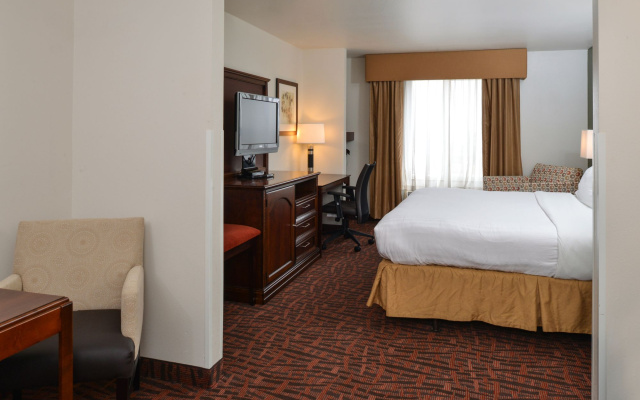 Holiday Inn Express & Suites Cherry by IHG