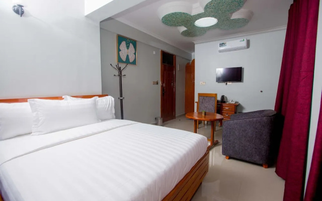 Hadjens Hotel
