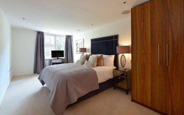 Modern 2 Bed Flat in the Heart of Kensington