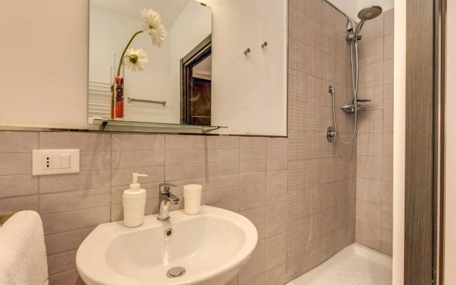 Italy Rents Colosseum - Termini