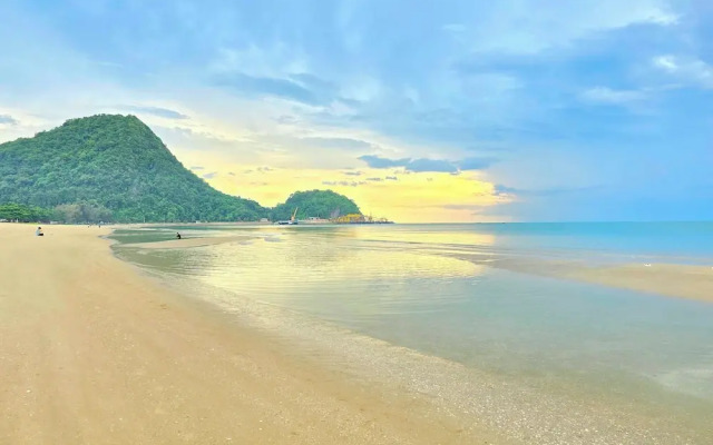 Luxtalay Khanom Hotel