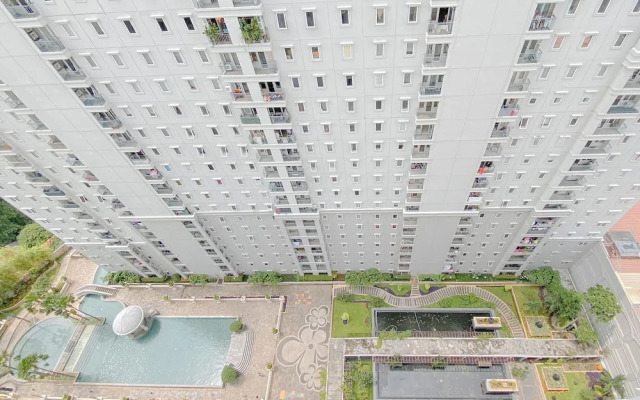 Strategic And Homey 2Br At Grand Palace Kemayoran Apartment