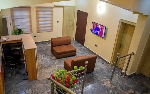 Star Diamond View Lounge and Suites