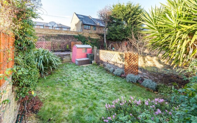 Modern Fulham home with Garden