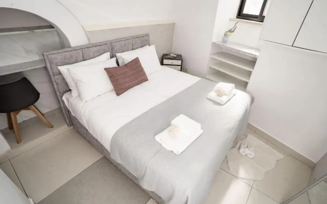 Lovely 2 bedroom unit Shivtey Israel Jerusalem
