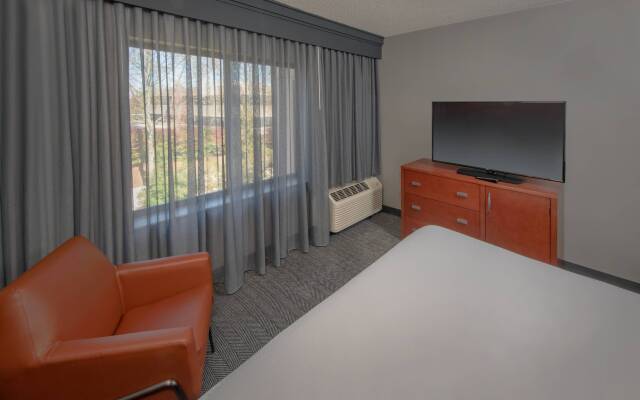 Courtyard by Marriott Frederick