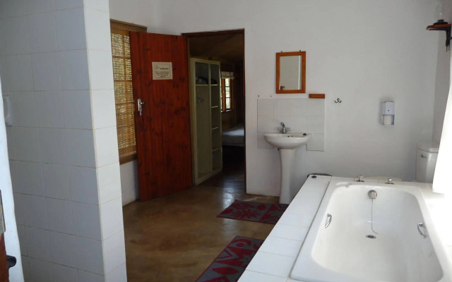 Isinkwe Backpackers Bushcamp