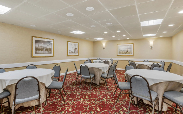 Best Western PLUS Morristown Inn-Florham Park