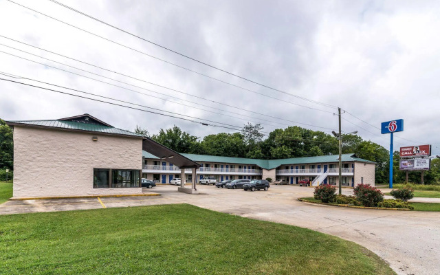 Motel 6 Attalla, AL