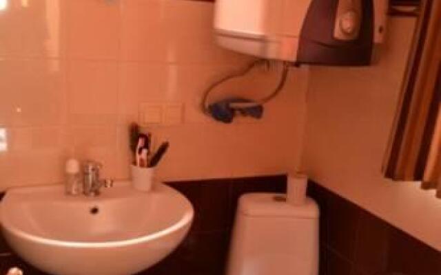 House on Zhordaniya 10