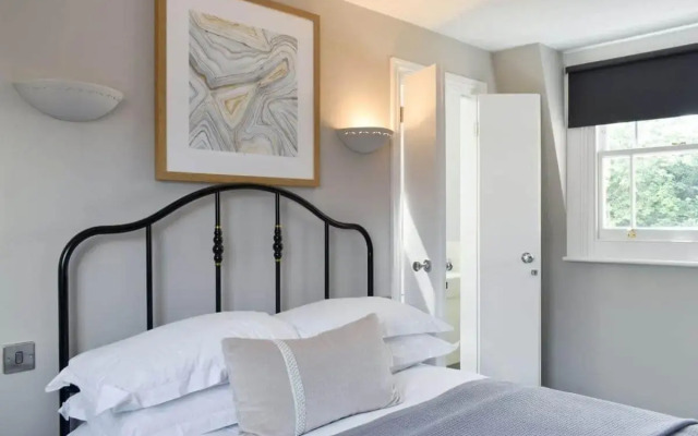 One Warwick Park Hotel