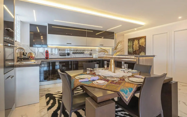 Lepanto Center Marbella 100m Of Beach