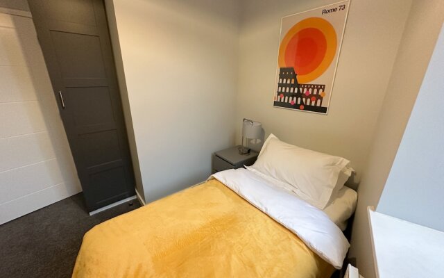 Toothbrush Apartments - Century House
