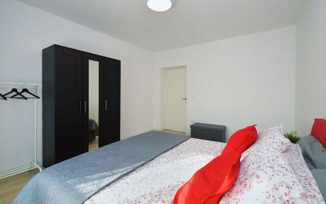 Apartment 1811