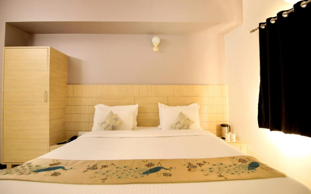 Hotel Ashish Palace