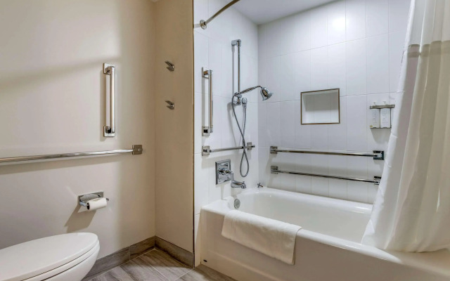 Cambria Hotel Ocean City - Bayfront