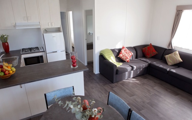 Western Gums Tourist Park – Guest Rooms – Kyabram